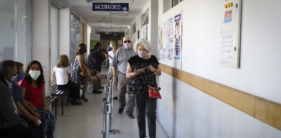 COVID-19: Salud convoca a completar los refuerzos de vacunaci�n